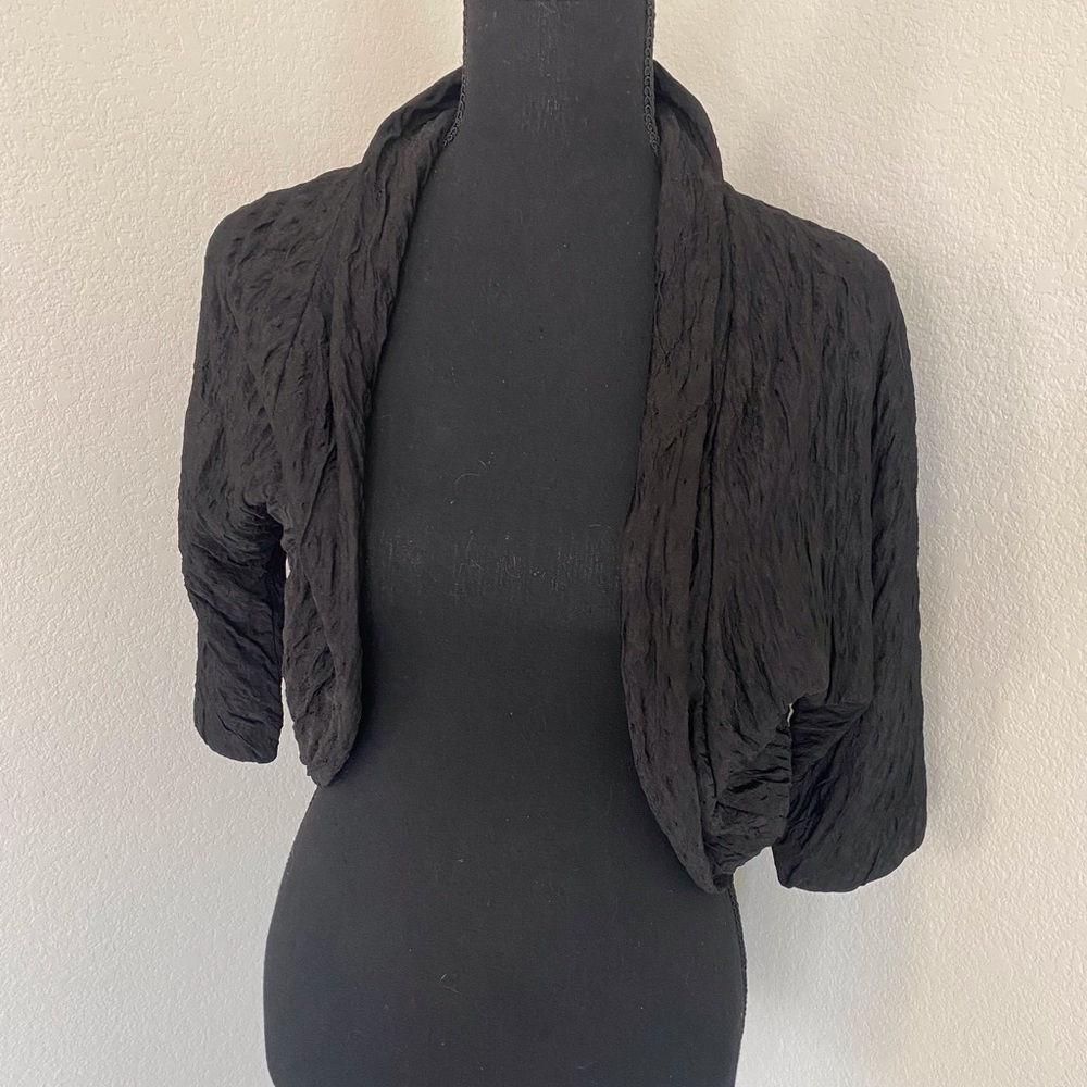 Carina Black short ruffled blazer 3/4 sleeve lightweight size L